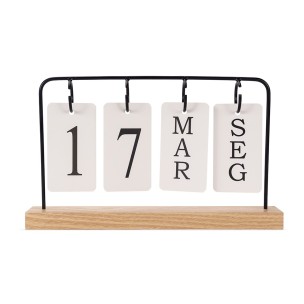 Calendário Madeira com Alça Metal Personalizado