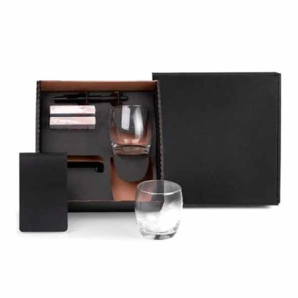 Kit Whisky e Jogos 6 Pçs Personalizado Kit Whisky e Jogos 6 Pçs Personalizado
