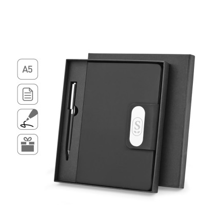 Conjunto composto por 1 caneta esferográfica e 1 caderno, em PU e aço inox com logotipo Conjunto composto por 1 caneta esferográfica e 1 caderno, em PU e aço inox com logotipo